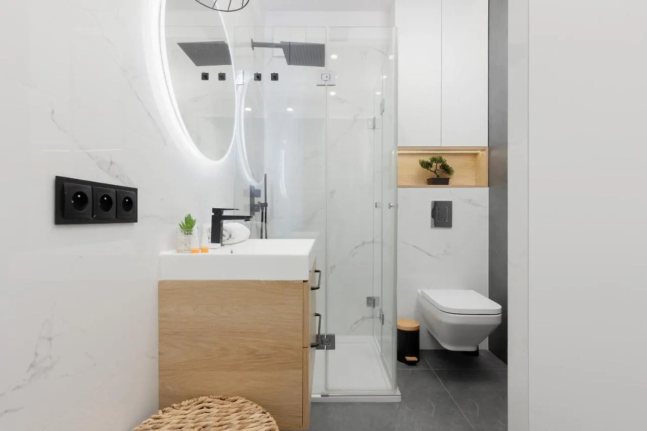 Loft Apartment With Parking In Warsaw By Noclegi Renters