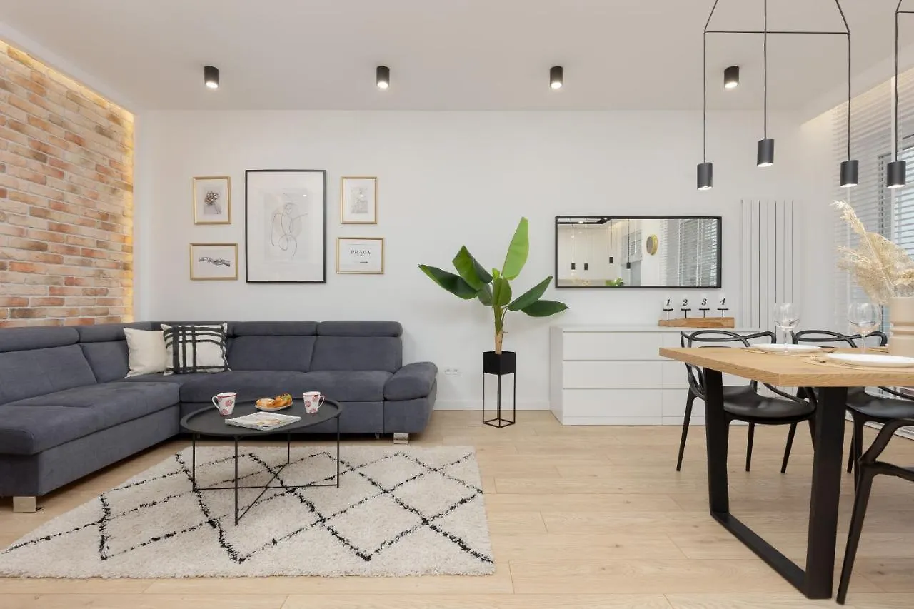 Loft Apartment With Parking In Warsaw By Noclegi Renters